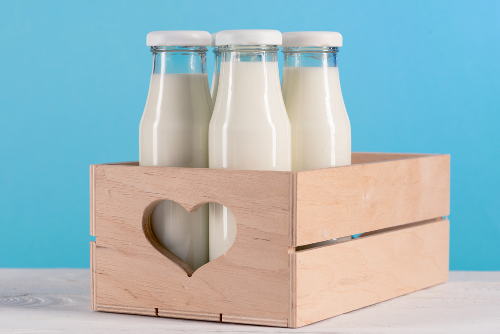 Полезно ли пить молоко на ночь?