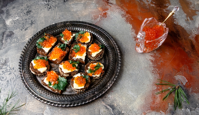 Красная икра: «метать» на Новогодний стол