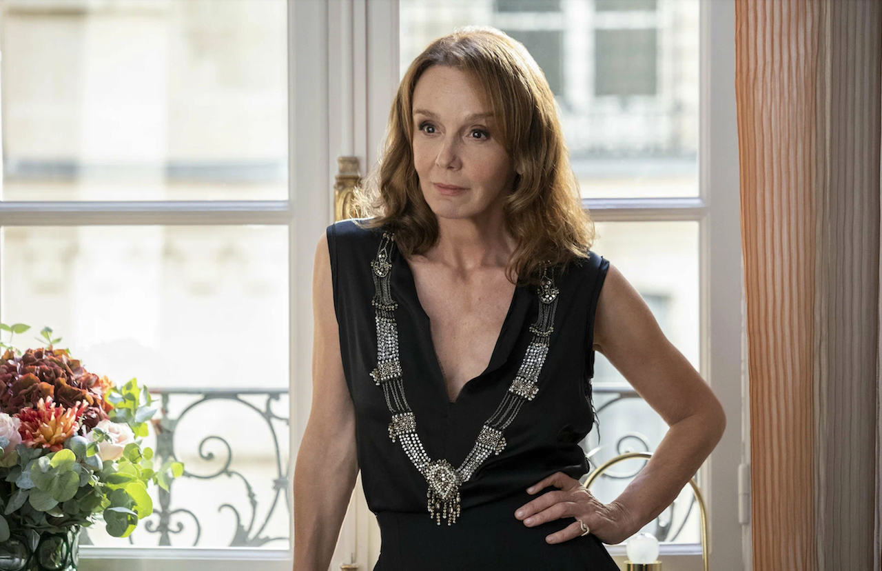 Сильвия Грато из сериала «Эмили в Париже»: что с ней не так?