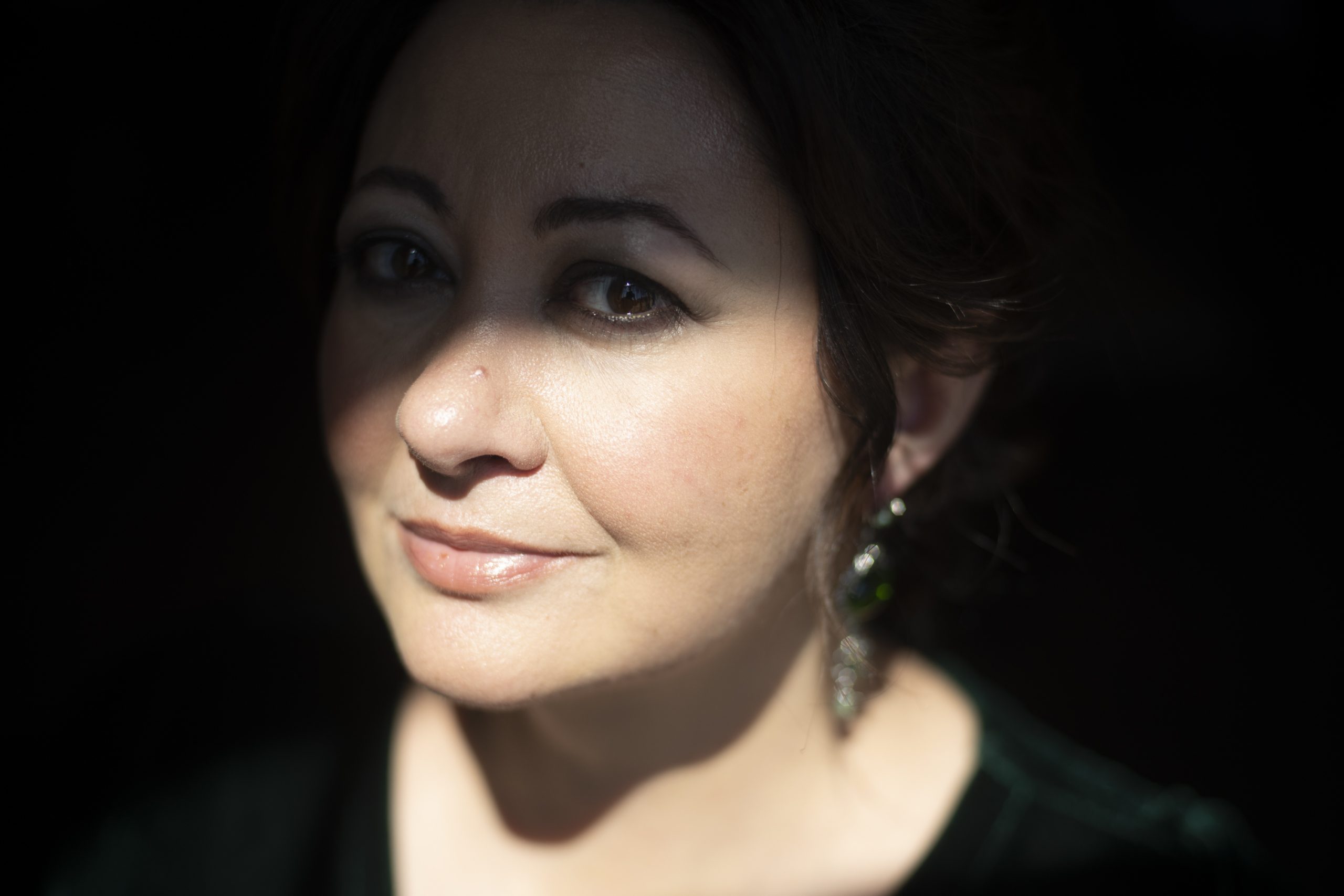 Взрослые истории взрослых женщин: Юлия Рублева про эмиграцию, возвращение и великолепных старух