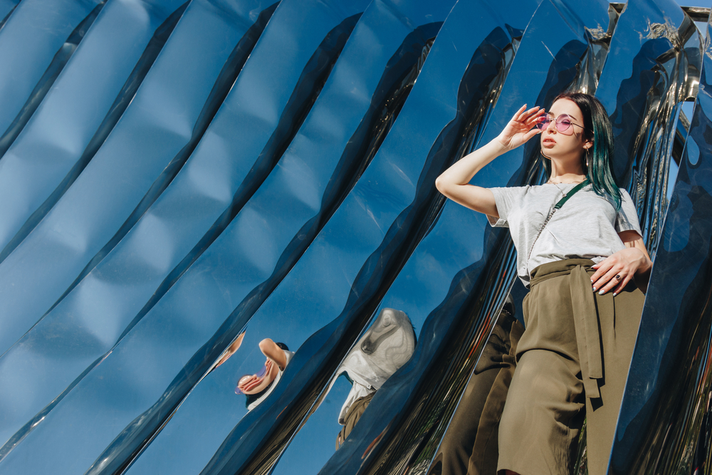 Почему жителям больших городов нужна особая косметика