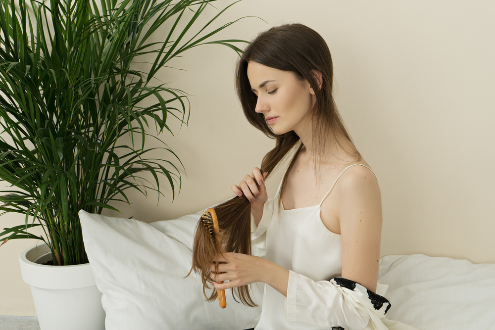 Масло розмарина против выпадения волос: рекомендация дерматолога