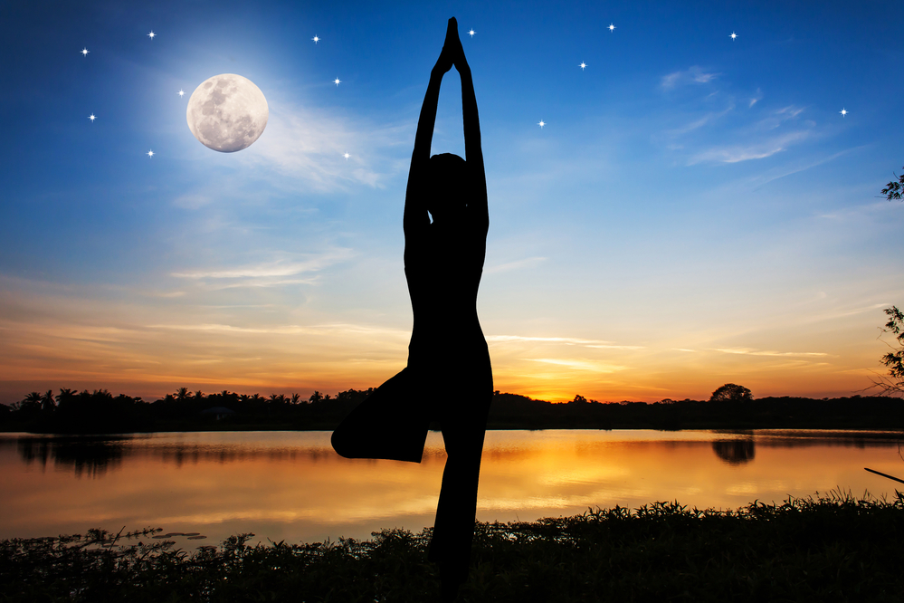 Магия Луны: как лунные циклы влияют на женскую красоту