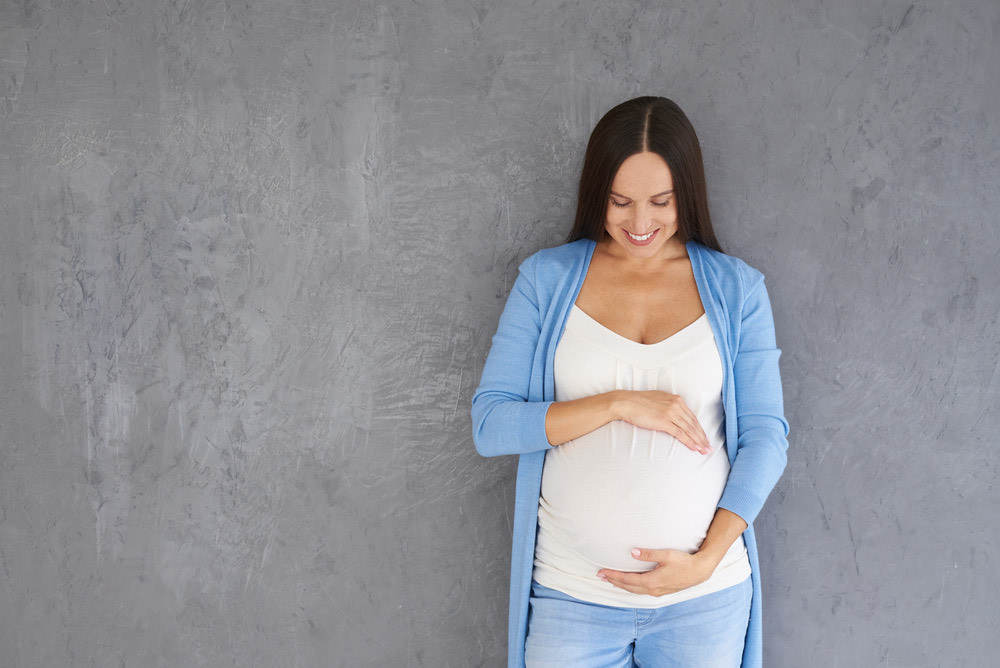 5 доводов, почему стоит красить волосы в беременность, и советы, как сделать это экологично