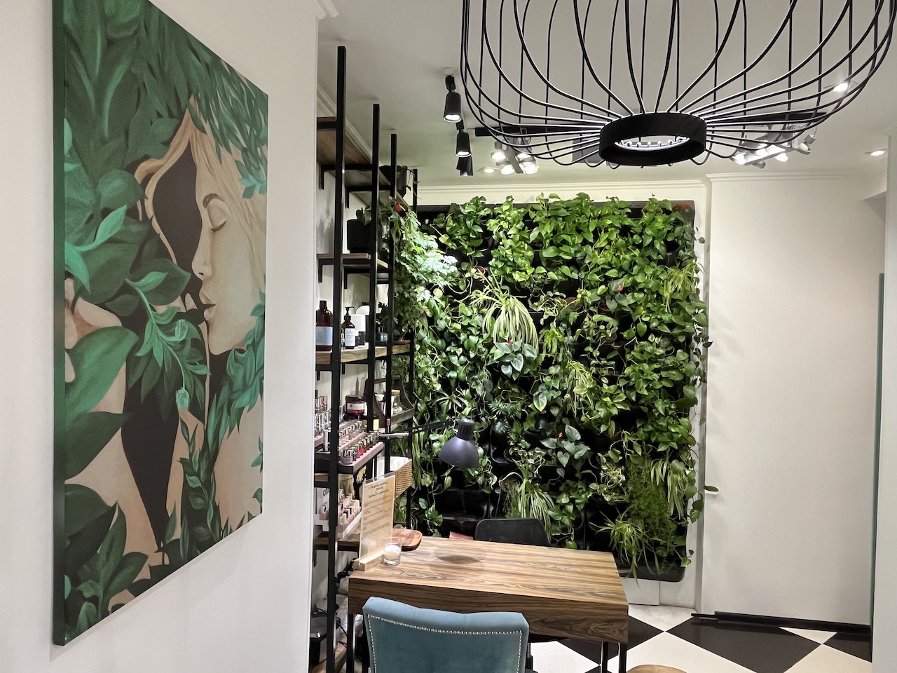 Не только окрашивание: уход за волосами и кожей головы с Aveda