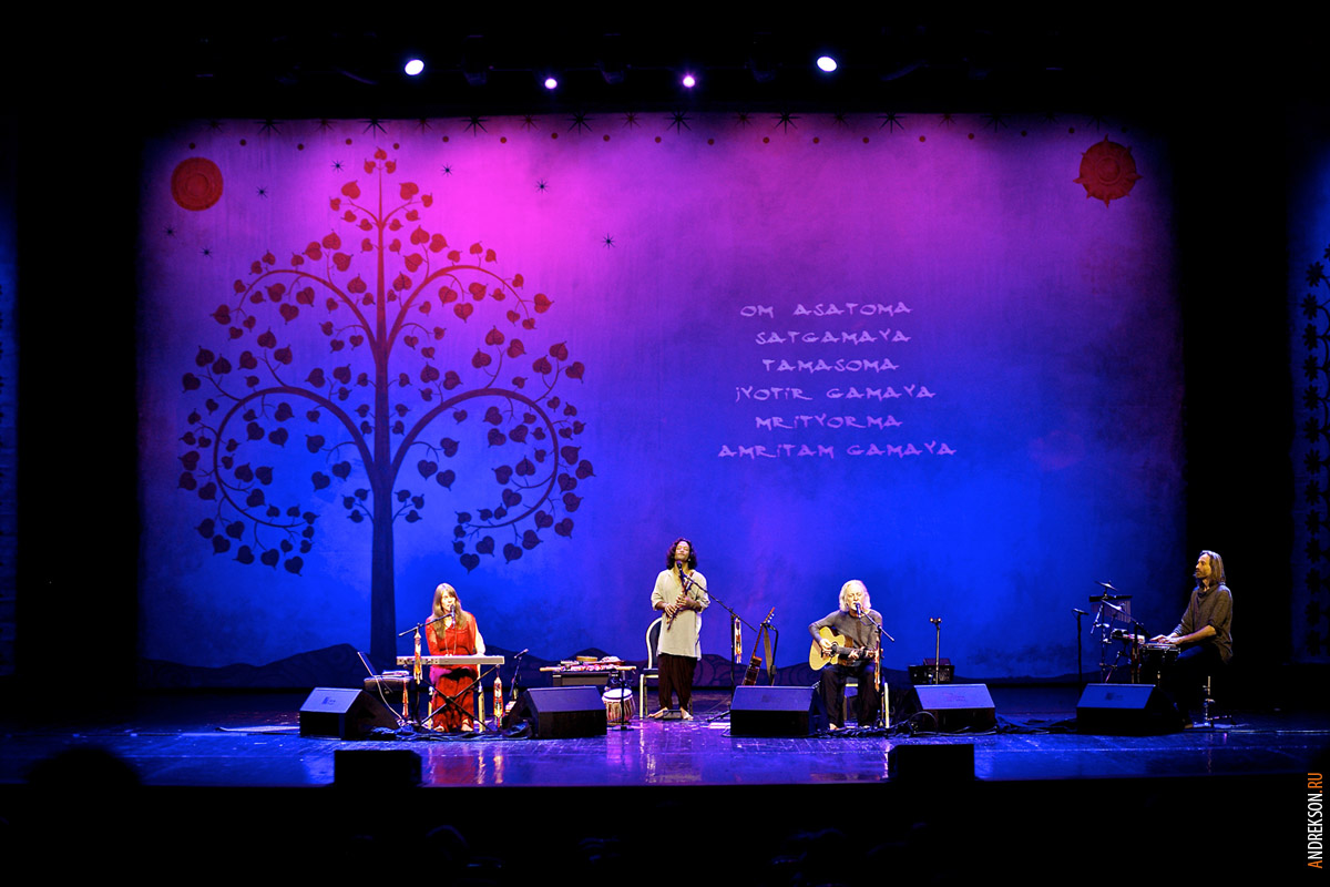 Больше, чем концерт: Дэва Премал и Митен в Крокусе