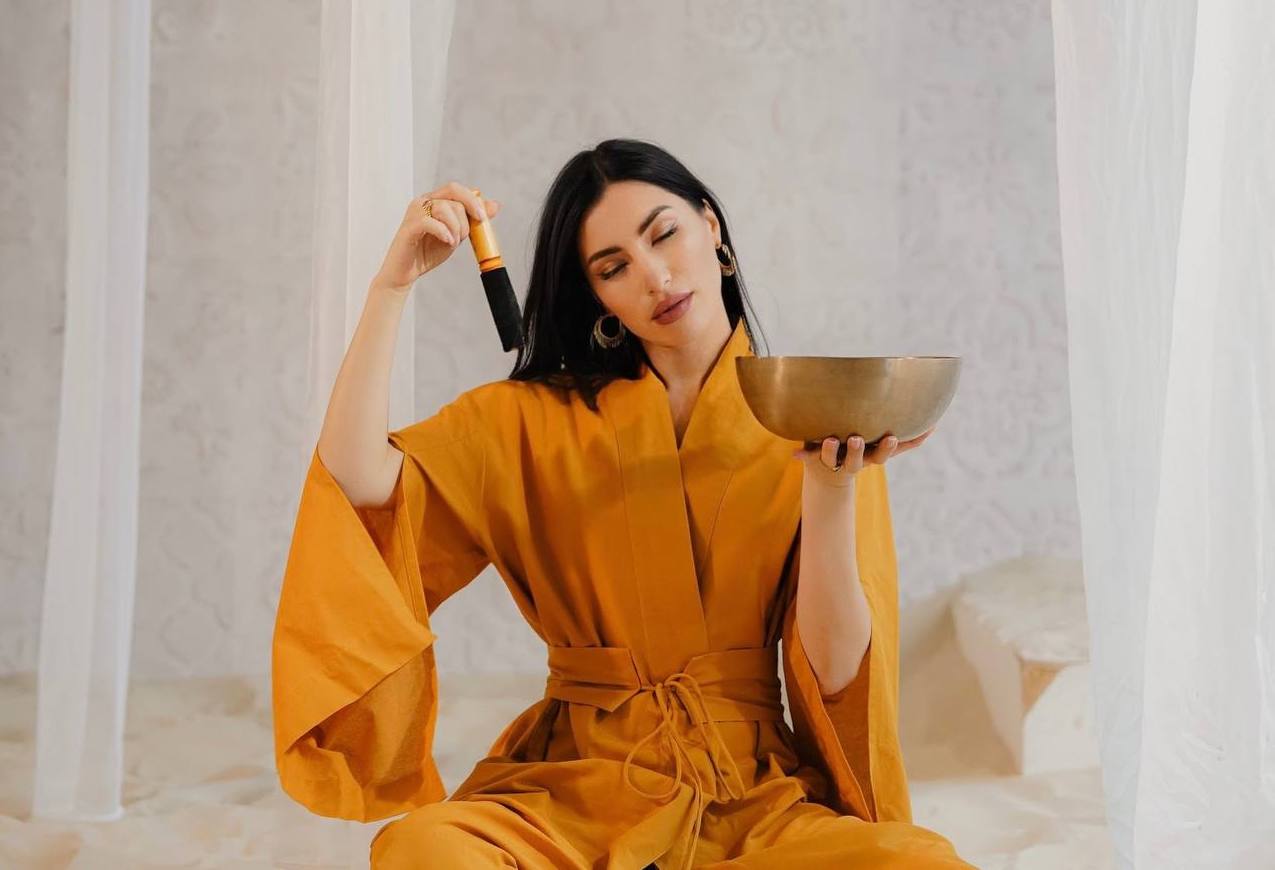 Взрослые истории взрослых женщин: Вероника Яхмур про саундхилинг и полет в гамаках