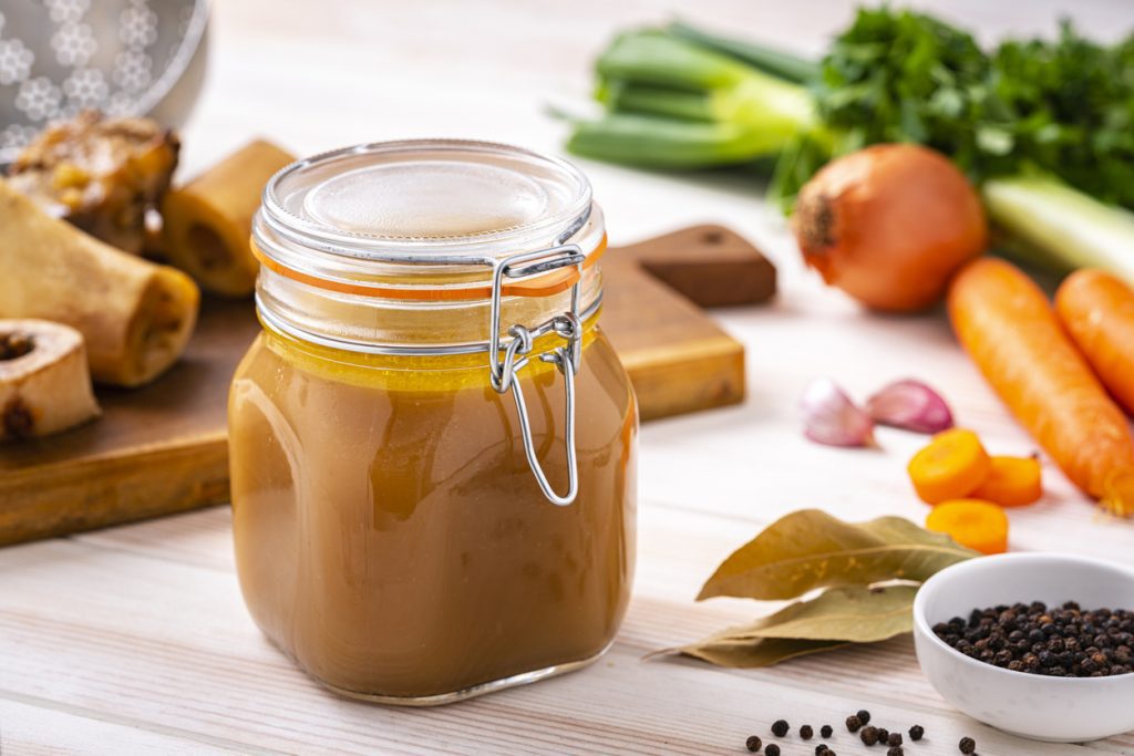 Костный бульон: эликсир для костей и жизни