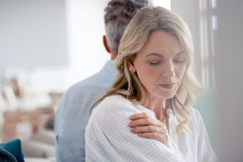 Почему женщины уходят после десятилетий брака, когда дети вырастают