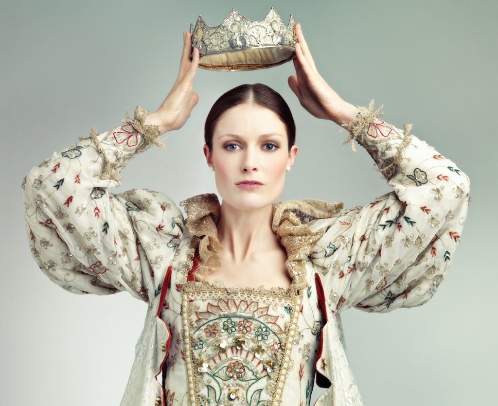 Вам корона не жмет? Как проявляется «симптом королевы»