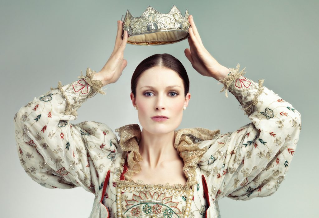 Вам корона не жмет? Как проявляется «симптом королевы»