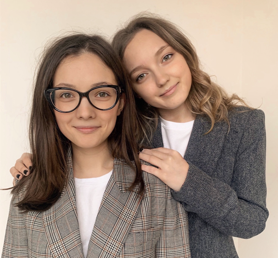 Елена и Анастасия Костюхины